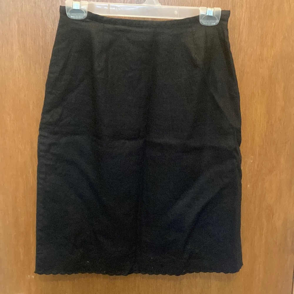 Old Navy Black Classic Skirt - Sz 4
